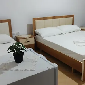 Dino Appartement Gjirokastër